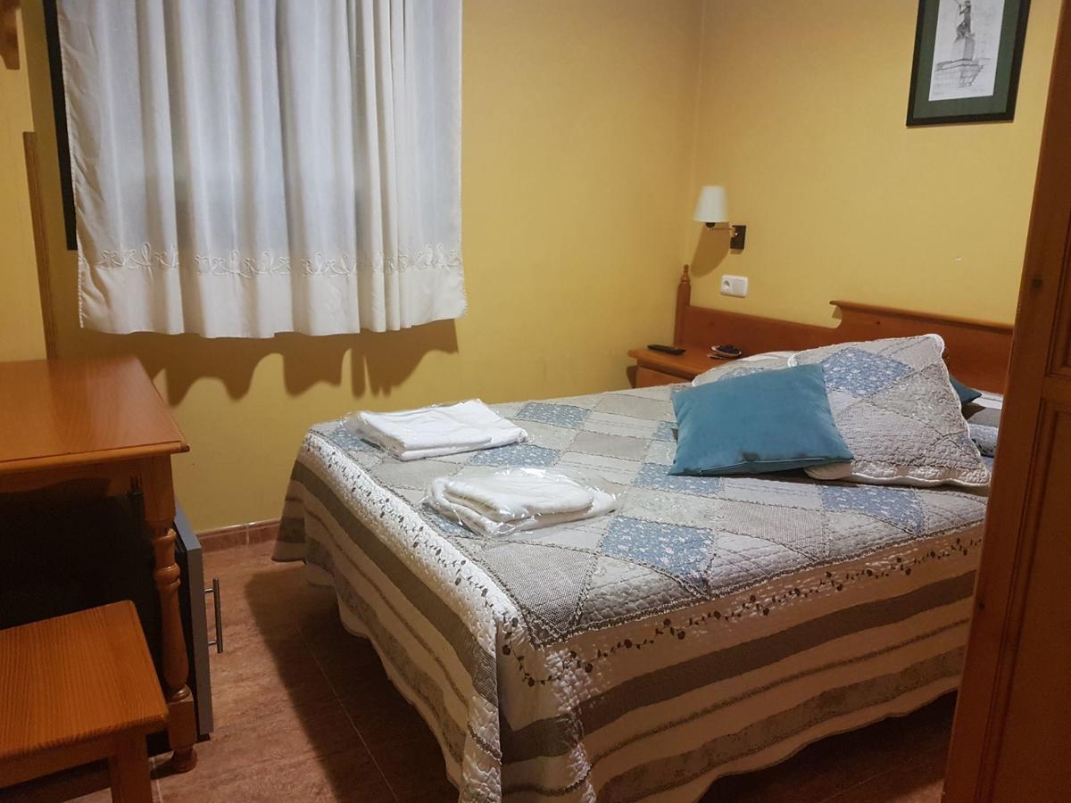 Hostal Los Nogales Cangas De Narcea Dış mekan fotoğraf