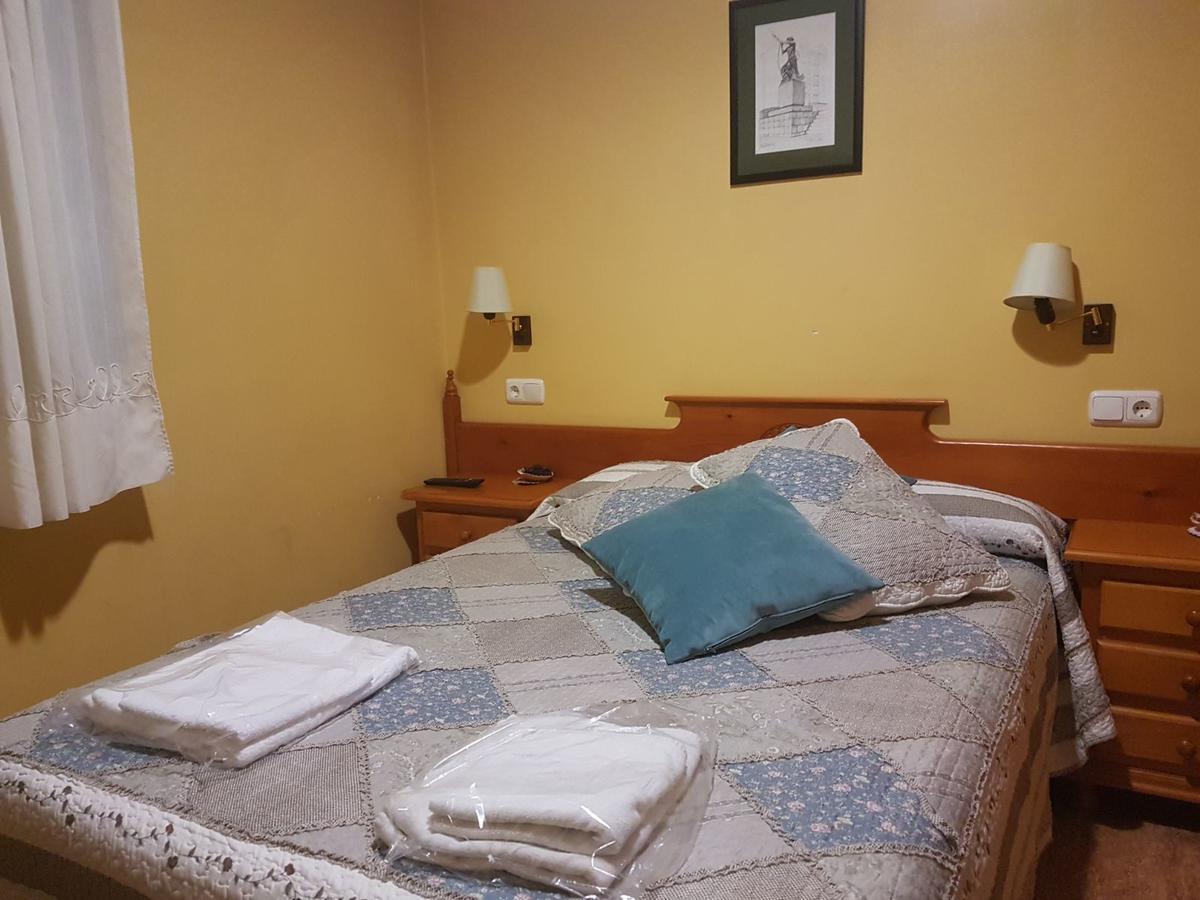 Hostal Los Nogales Cangas De Narcea Dış mekan fotoğraf