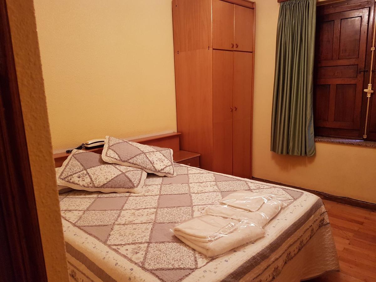 Hostal Los Nogales Cangas De Narcea Dış mekan fotoğraf